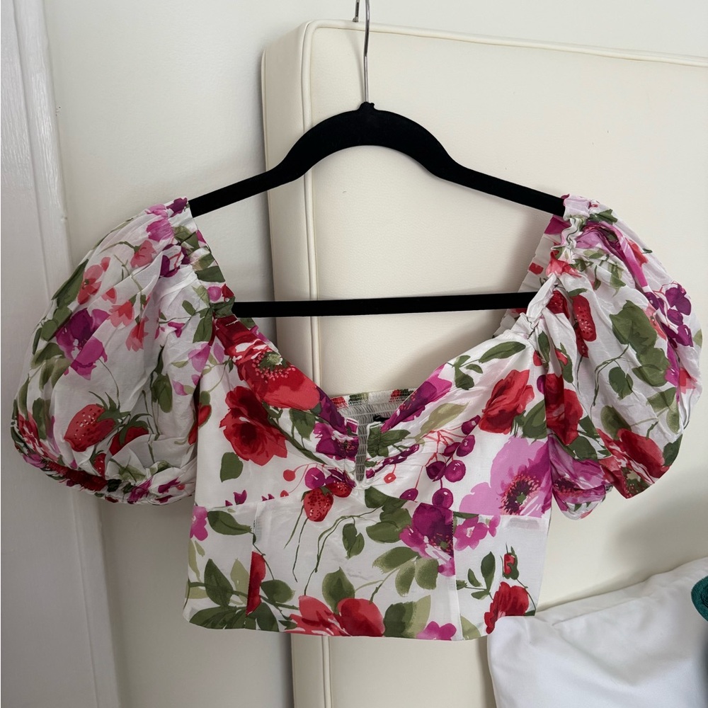 Abercrombie & Fitch White and Floral Puff Sleeve Crop Top